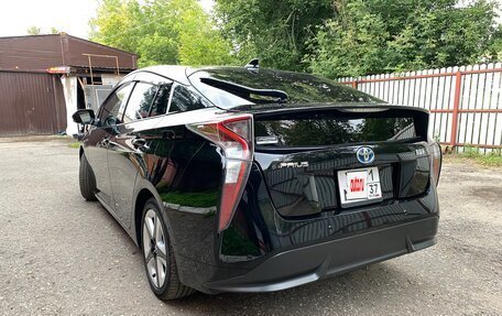 Toyota Prius IV XW50, 2016 год, 1 650 000 рублей, 17 фотография