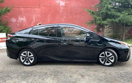 Toyota Prius IV XW50, 2016 год, 1 650 000 рублей, 20 фотография