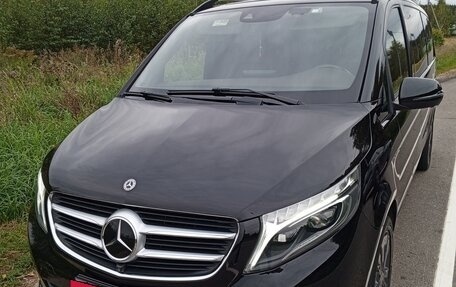 Mercedes-Benz V-Класс, 2018 год, 5 950 000 рублей, 2 фотография