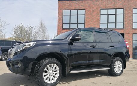 Toyota Land Cruiser Prado 150 рестайлинг 2, 2014 год, 3 050 000 рублей, 1 фотография