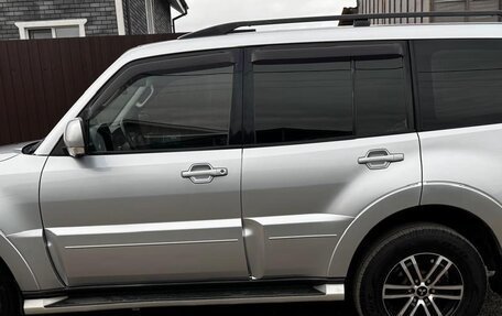 Mitsubishi Pajero IV, 2010 год, 1 800 000 рублей, 3 фотография