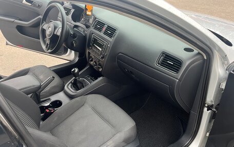 Volkswagen Jetta VI, 2013 год, 890 000 рублей, 8 фотография