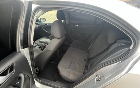 Volkswagen Jetta VI, 2013 год, 890 000 рублей, 9 фотография