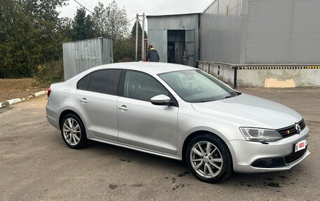 Volkswagen Jetta VI, 2013 год, 890 000 рублей, 4 фотография