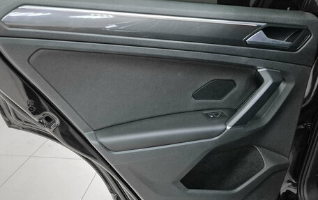 Volkswagen Tiguan II, 2018 год, 2 695 000 рублей, 15 фотография