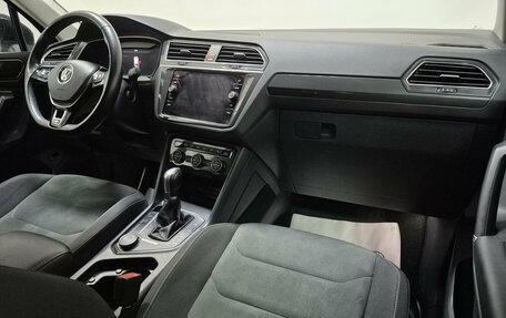 Volkswagen Tiguan II, 2018 год, 2 695 000 рублей, 13 фотография