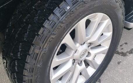Toyota Land Cruiser Prado 150 рестайлинг 2, 2014 год, 3 050 000 рублей, 6 фотография