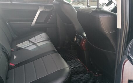 Toyota Land Cruiser Prado 150 рестайлинг 2, 2014 год, 3 050 000 рублей, 8 фотография