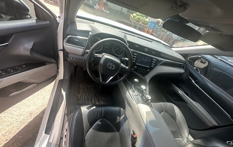 Toyota Camry, 2017 год, 2 250 000 рублей, 3 фотография