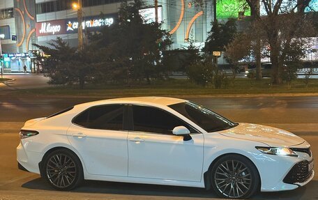 Toyota Camry, 2017 год, 2 250 000 рублей, 2 фотография