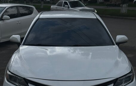 Toyota Camry, 2017 год, 2 250 000 рублей, 10 фотография