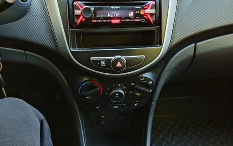 Hyundai Solaris II рестайлинг, 2016 год, 950 000 рублей, 9 фотография