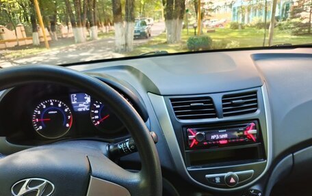 Hyundai Solaris II рестайлинг, 2016 год, 950 000 рублей, 8 фотография