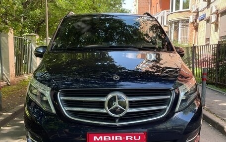 Mercedes-Benz V-Класс, 2018 год, 6 500 000 рублей, 1 фотография