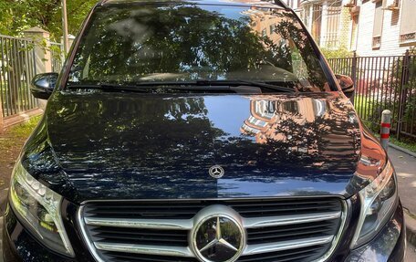Mercedes-Benz V-Класс, 2018 год, 6 500 000 рублей, 2 фотография