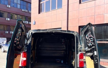 Opel Vivaro, 2021 год, 2 900 000 рублей, 6 фотография