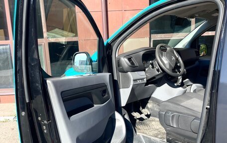 Opel Vivaro, 2021 год, 2 900 000 рублей, 18 фотография