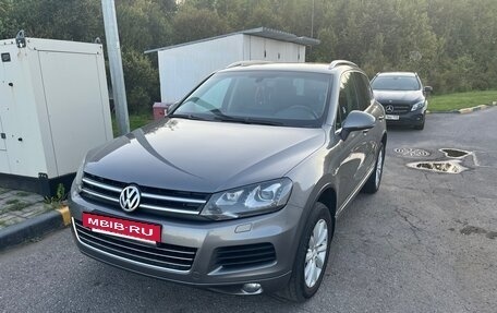 Volkswagen Touareg III, 2010 год, 2 000 000 рублей, 2 фотография