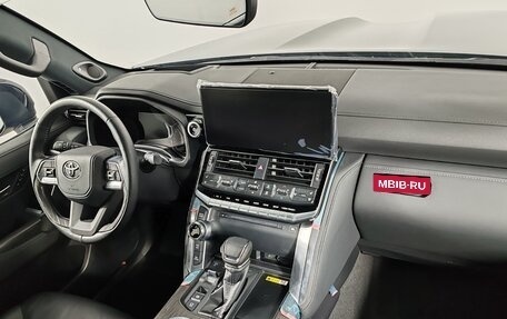 Toyota Land Cruiser, 2023 год, 15 490 000 рублей, 11 фотография