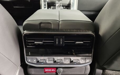 Toyota Land Cruiser, 2023 год, 15 490 000 рублей, 22 фотография