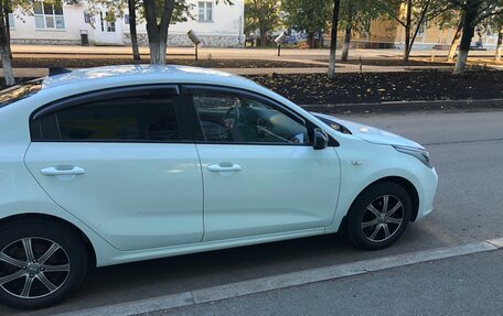 KIA Rio IV, 2018 год, 1 300 000 рублей, 3 фотография