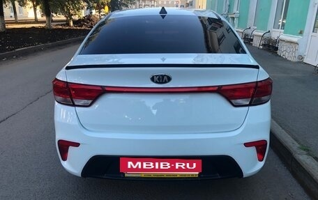KIA Rio IV, 2018 год, 1 300 000 рублей, 4 фотография