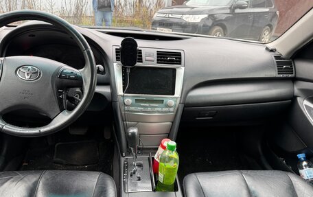 Toyota Camry, 2008 год, 1 050 000 рублей, 10 фотография