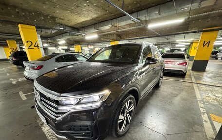 Volkswagen Touareg III, 2018 год, 4 450 000 рублей, 2 фотография