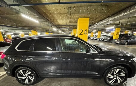 Volkswagen Touareg III, 2018 год, 4 450 000 рублей, 6 фотография