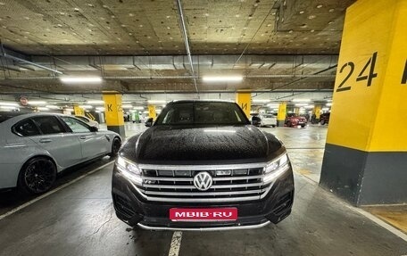 Volkswagen Touareg III, 2018 год, 4 450 000 рублей, 1 фотография