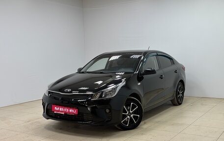 KIA Rio IV, 2018 год, 890 000 рублей, 1 фотография