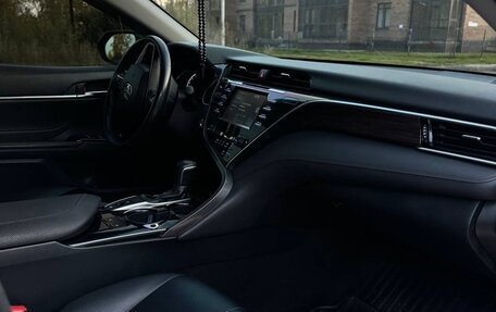 Toyota Camry, 2019 год, 2 550 000 рублей, 6 фотография