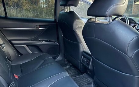 Toyota Camry, 2019 год, 2 550 000 рублей, 10 фотография
