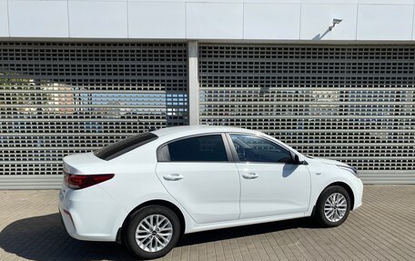 KIA Rio IV, 2018 год, 1 447 000 рублей, 5 фотография