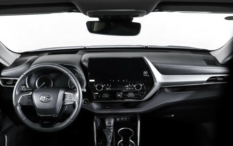 Toyota Highlander, 2023 год, 5 199 000 рублей, 14 фотография
