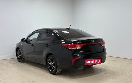 KIA Rio IV, 2018 год, 890 000 рублей, 6 фотография