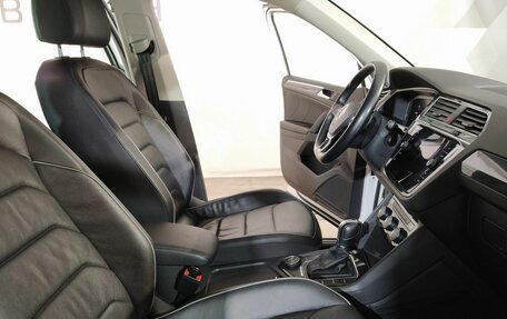 Volkswagen Tiguan II, 2019 год, 3 150 000 рублей, 24 фотография