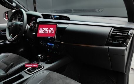 Toyota Hilux VIII, 2024 год, 7 600 000 рублей, 32 фотография