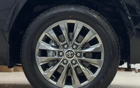 Toyota Land Cruiser, 2025 год, 14 690 000 рублей, 27 фотография
