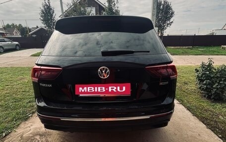 Volkswagen Tiguan II, 2018 год, 1 800 000 рублей, 4 фотография