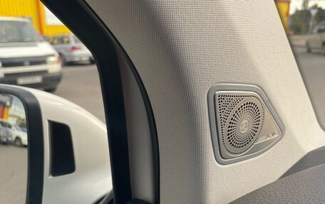 Volkswagen Multivan T6 рестайлинг, 2018 год, 5 000 000 рублей, 5 фотография