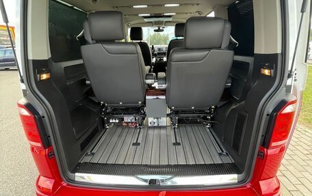 Volkswagen Multivan T6 рестайлинг, 2018 год, 5 000 000 рублей, 3 фотография