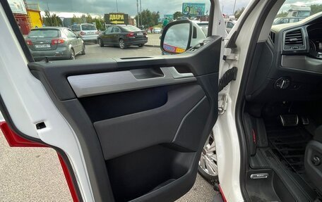 Volkswagen Multivan T6 рестайлинг, 2018 год, 5 000 000 рублей, 9 фотография