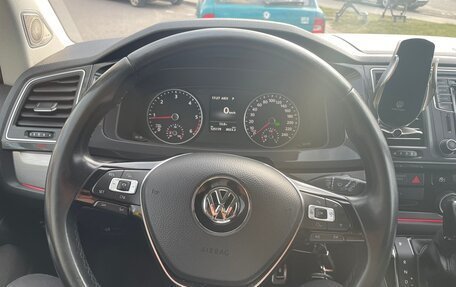 Volkswagen Multivan T6 рестайлинг, 2018 год, 5 000 000 рублей, 4 фотография
