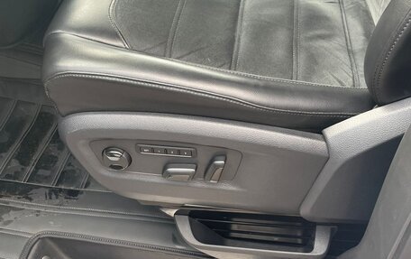 Volkswagen Multivan T6 рестайлинг, 2018 год, 5 000 000 рублей, 7 фотография