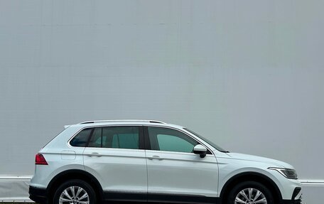 Volkswagen Tiguan II, 2021 год, 2 793 500 рублей, 11 фотография