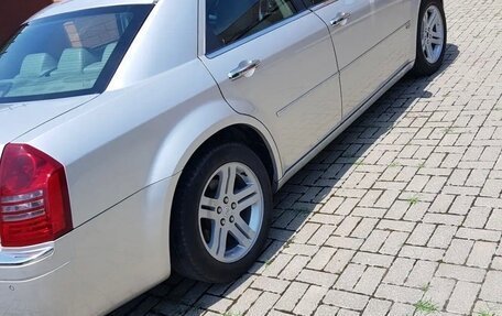 Chrysler 300C II, 2006 год, 1 150 000 рублей, 3 фотография