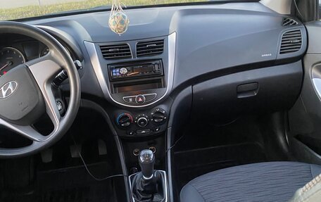 Hyundai Solaris II рестайлинг, 2014 год, 1 100 000 рублей, 17 фотография