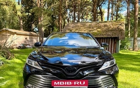 Toyota Camry, 2019 год, 2 550 000 рублей, 2 фотография