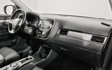 Mitsubishi Outlander III рестайлинг 3, 2013 год, 1 370 000 рублей, 11 фотография